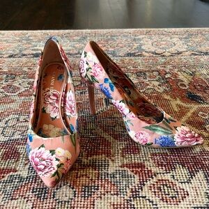 Gianni Bini Floral Print Heels